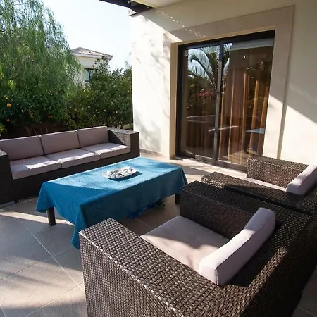 Villa Large Luxury 4 Bedroom *