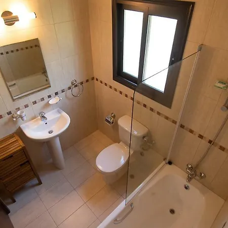 Villa Large Luxury 4 Bedroom *