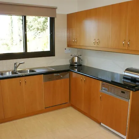 Large Luxury 4 Bedroom